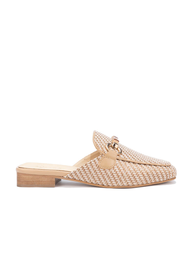 Mules plates à boucle